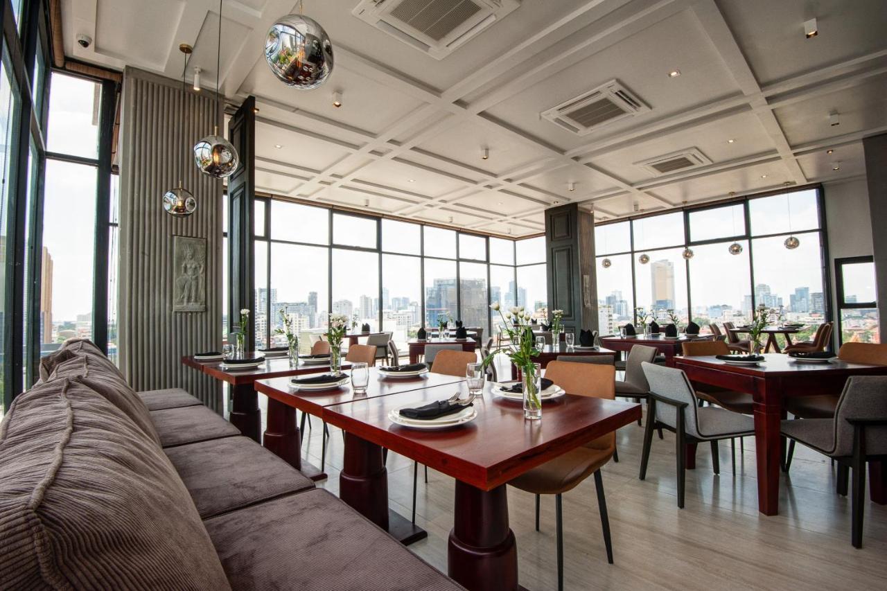 Glow Park Hotel Grand Royal Palace 프놈펜 외부 사진