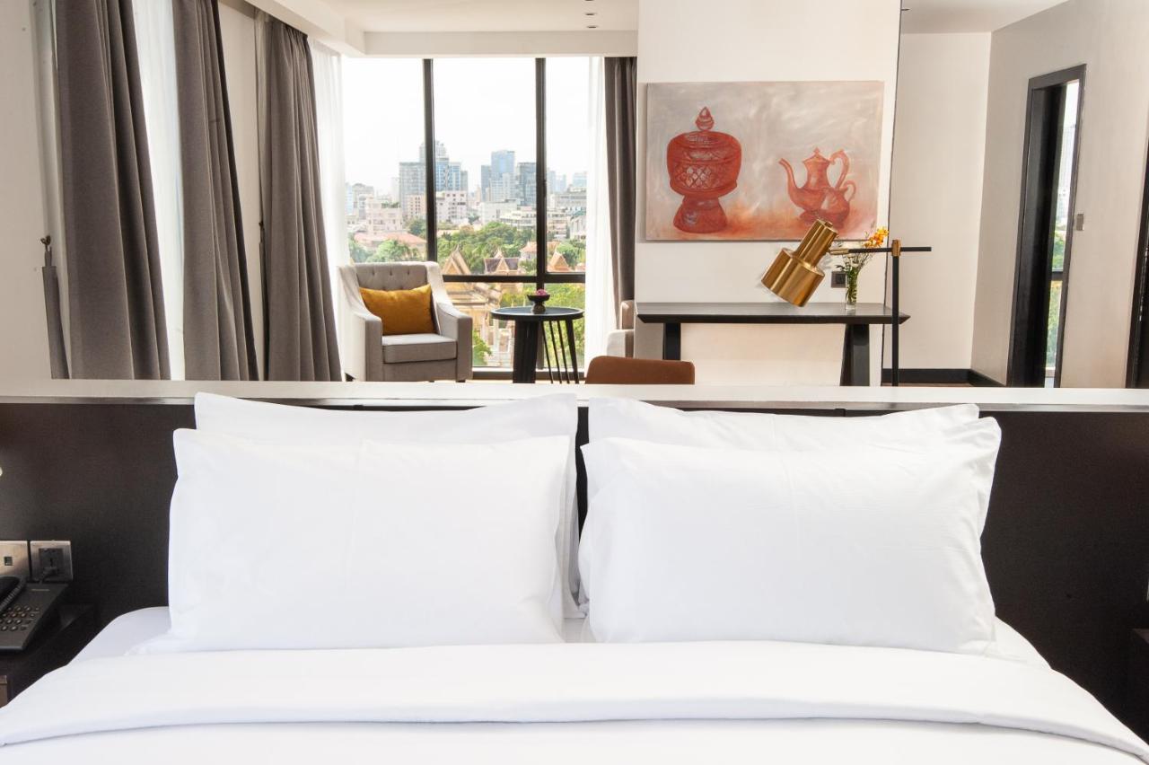 Glow Park Hotel Grand Royal Palace 프놈펜 외부 사진