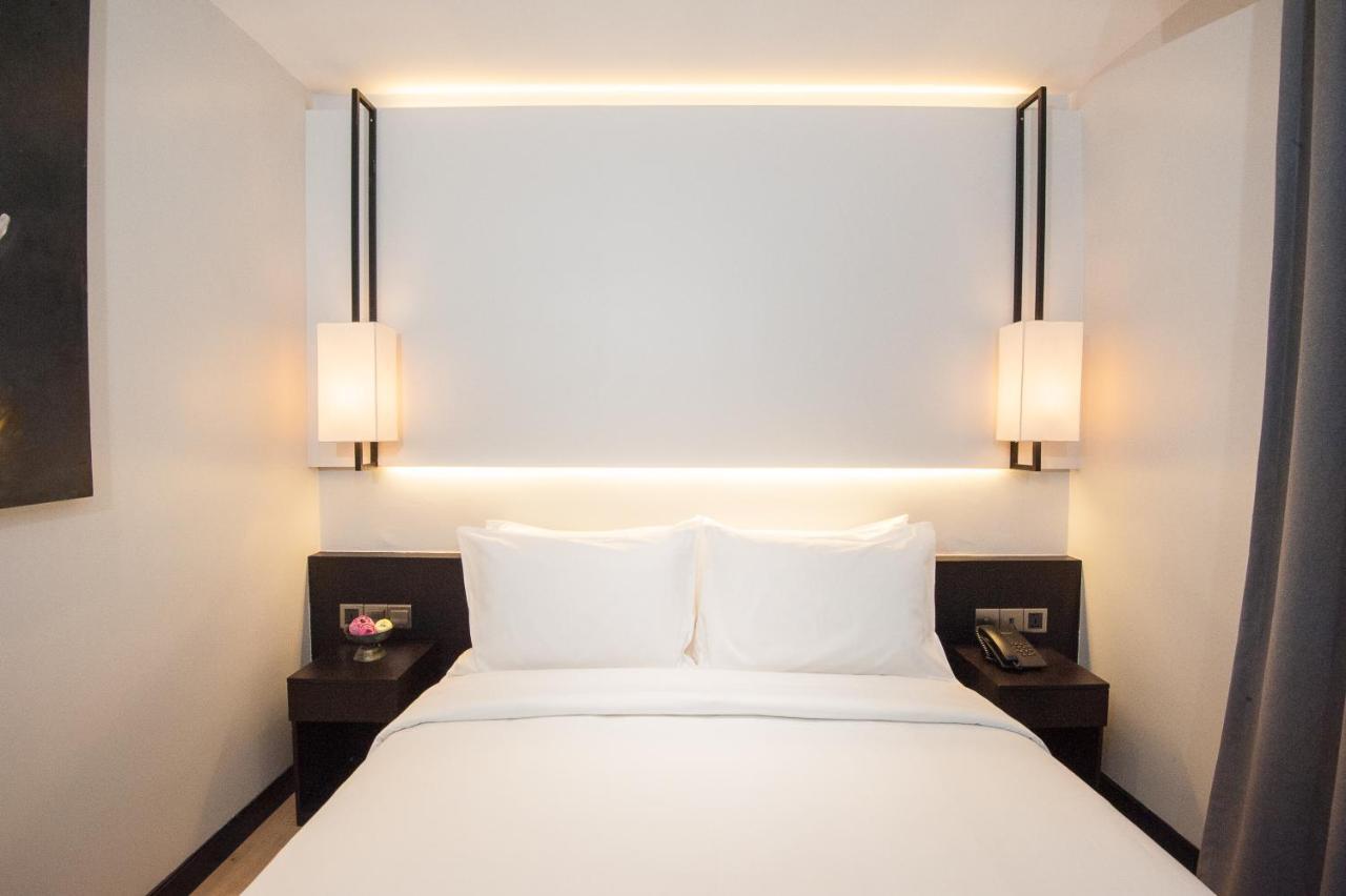 Glow Park Hotel Grand Royal Palace 프놈펜 외부 사진