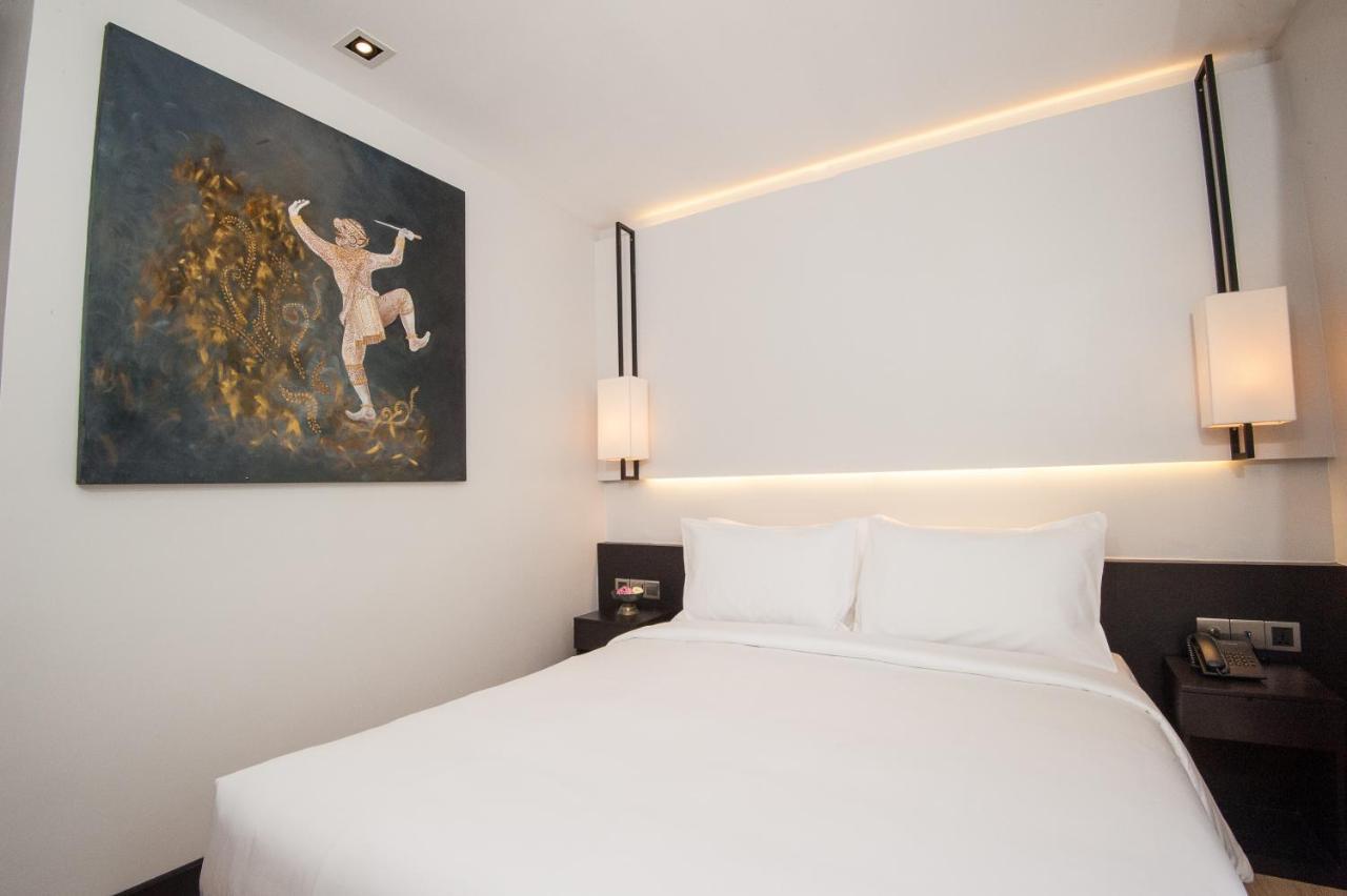 Glow Park Hotel Grand Royal Palace 프놈펜 외부 사진
