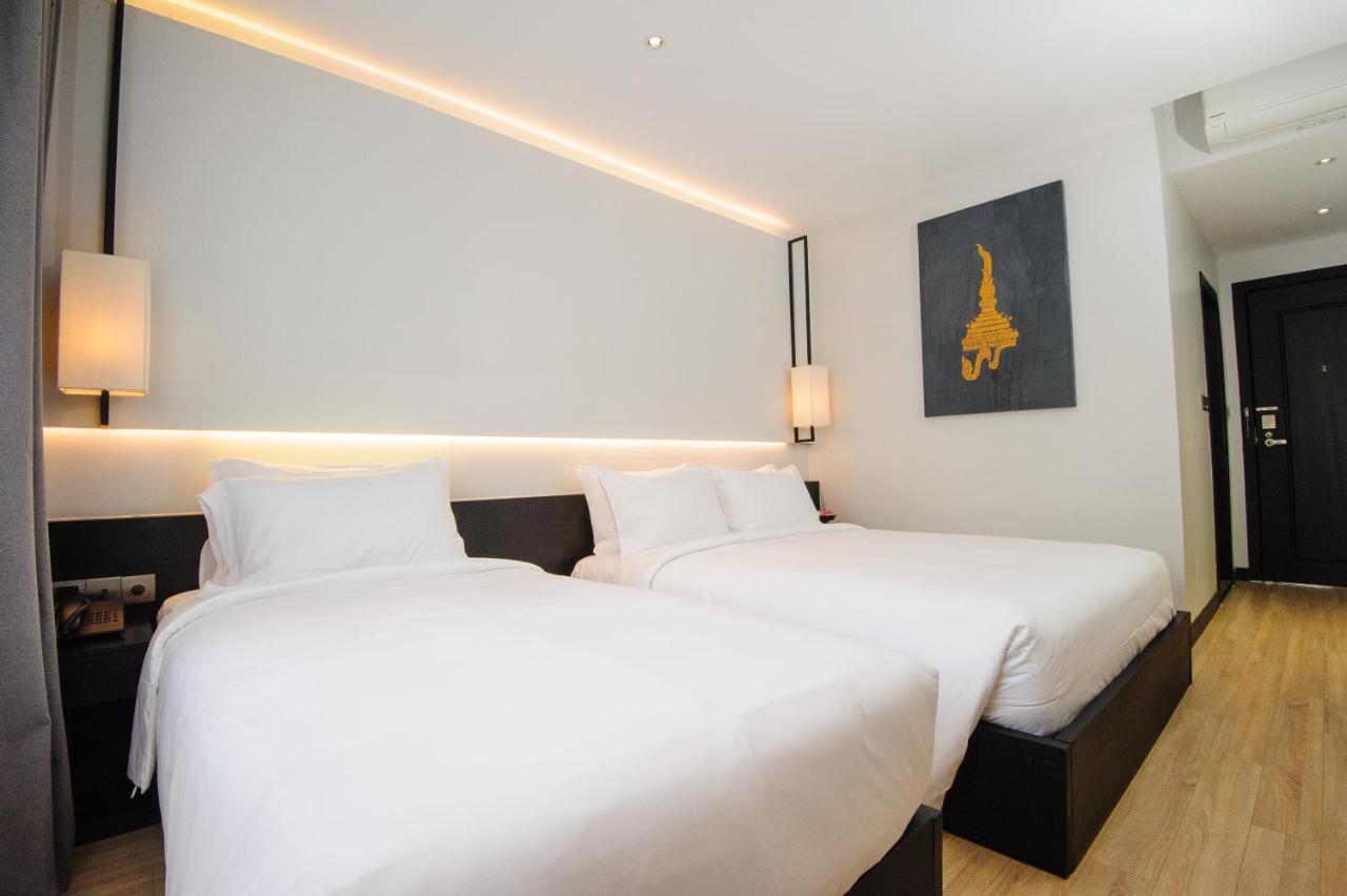 Glow Park Hotel Grand Royal Palace 프놈펜 외부 사진
