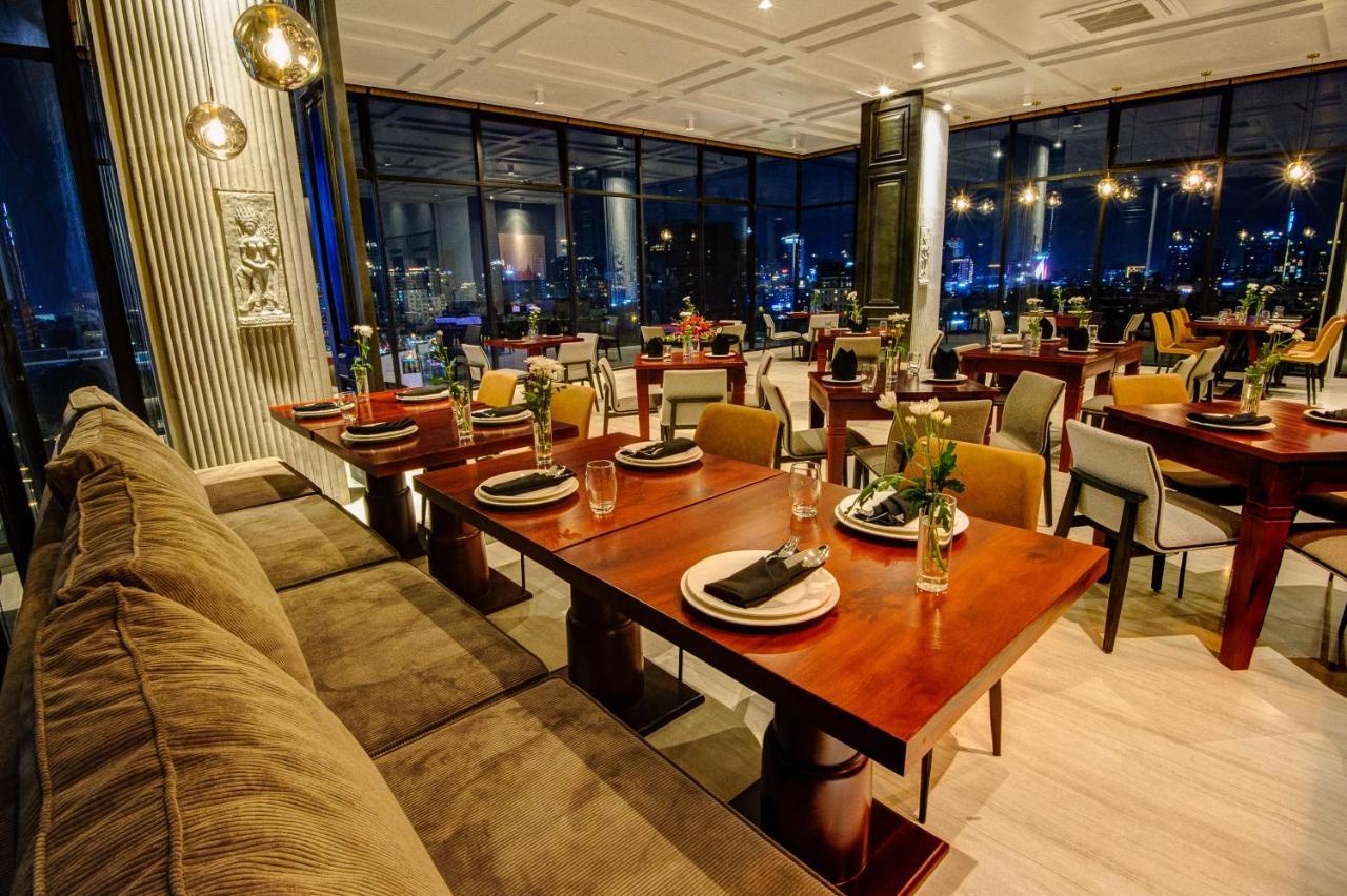 Glow Park Hotel Grand Royal Palace 프놈펜 외부 사진