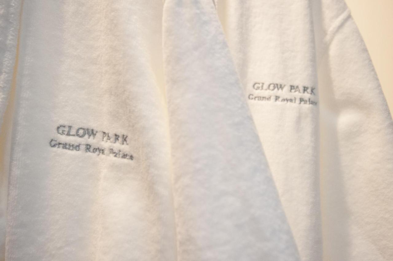 Glow Park Hotel Grand Royal Palace 프놈펜 외부 사진