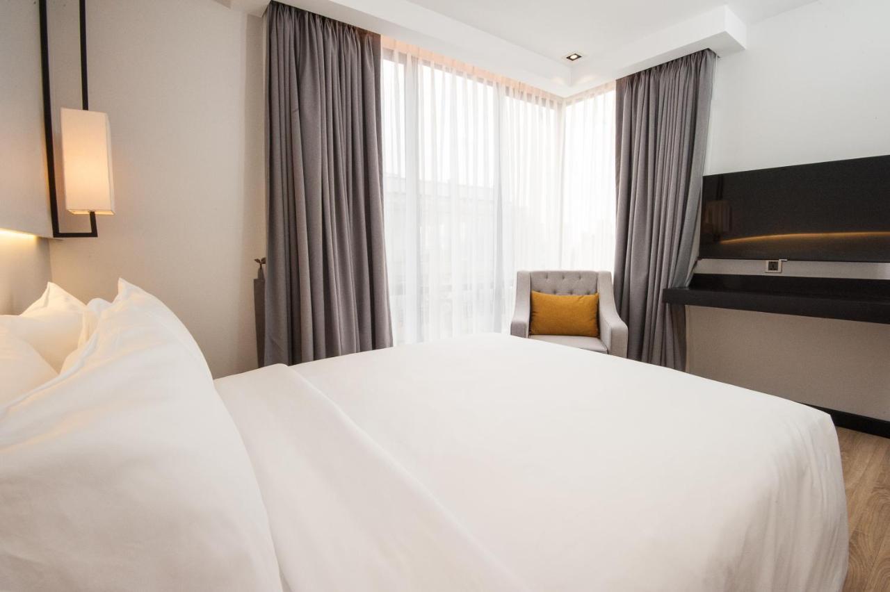 Glow Park Hotel Grand Royal Palace 프놈펜 외부 사진