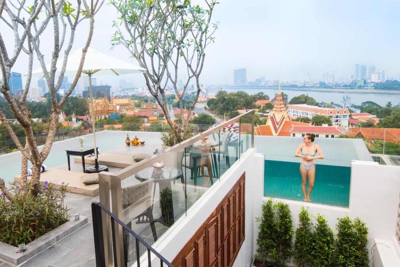Glow Park Hotel Grand Royal Palace 프놈펜 외부 사진