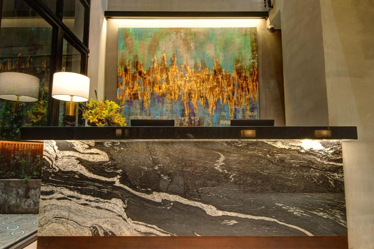 Glow Park Hotel Grand Royal Palace 프놈펜 외부 사진