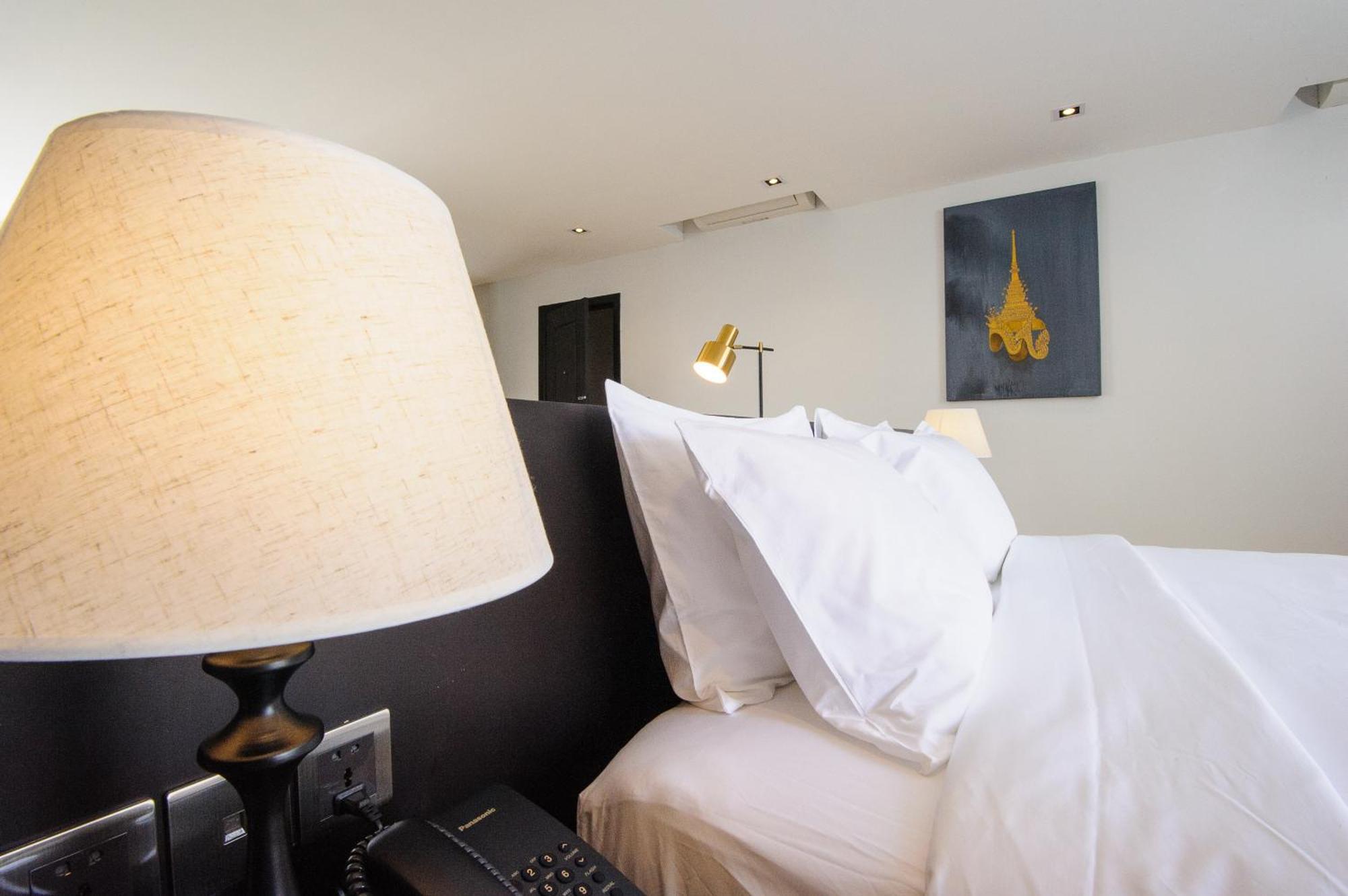 Glow Park Hotel Grand Royal Palace 프놈펜 외부 사진